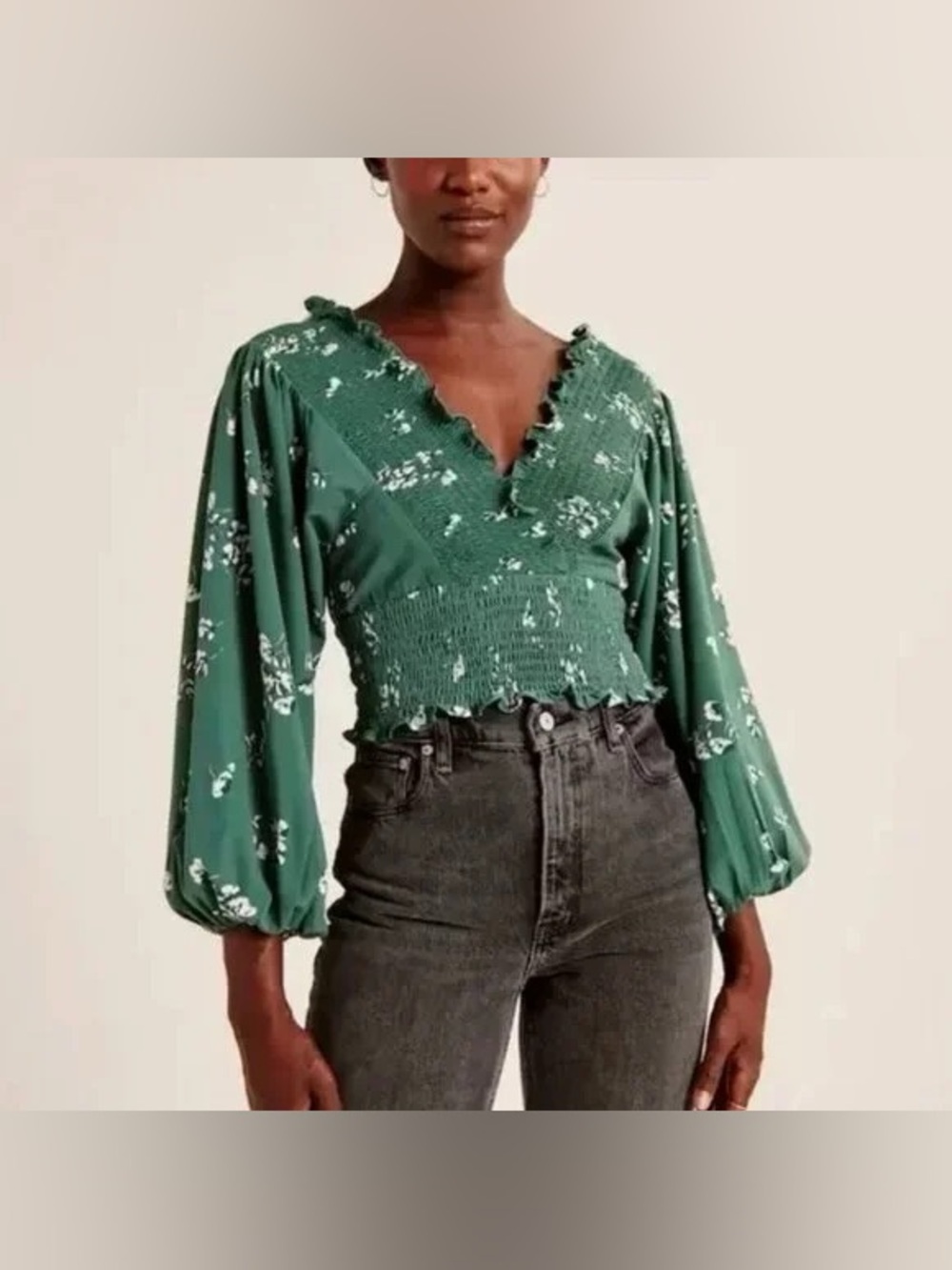 Abercrombie & Fitch - Green floral V-neck Smocked Long Sleeve. XS
